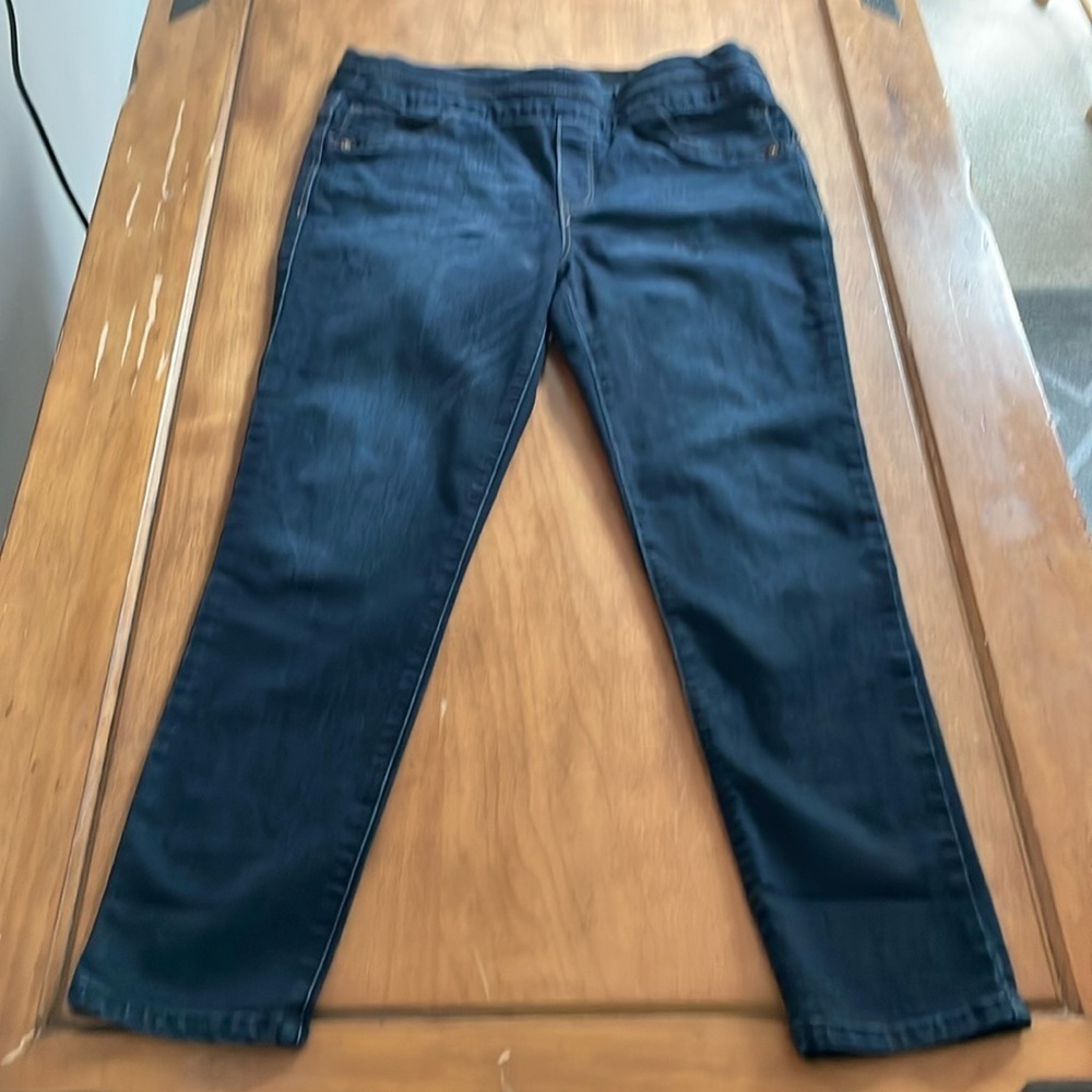 DEMOCRACY Ab Solution Size 10